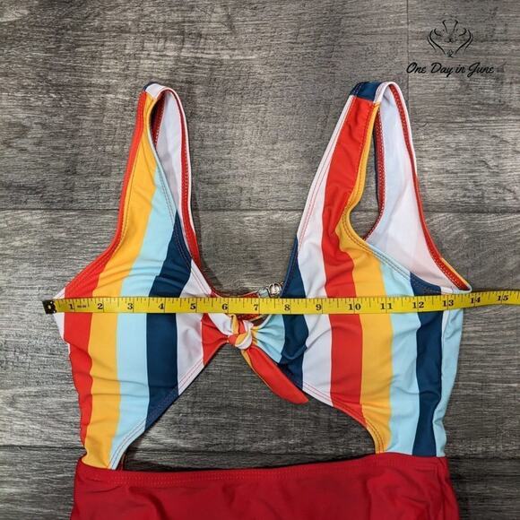 Sweatyrocks Knot Front Cutout One Piece Swimwuit Size M - Picture 3 of 4